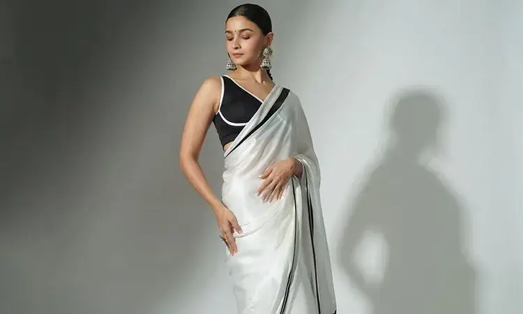 Black and White Saree Pose